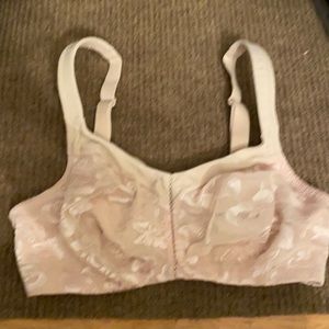 Wacoal nude lace overlay cups 36D